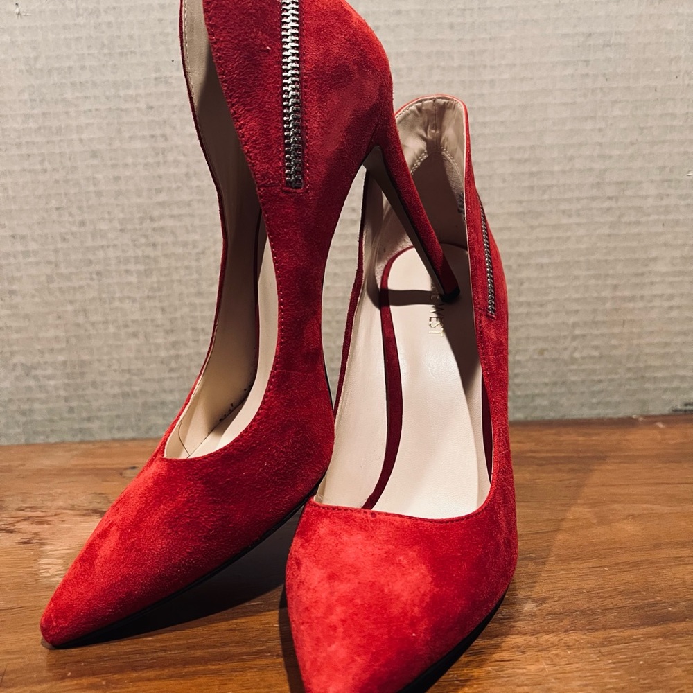 Beautiful shoes!! Comfortable and so adorable!! - Picture 2 of 7